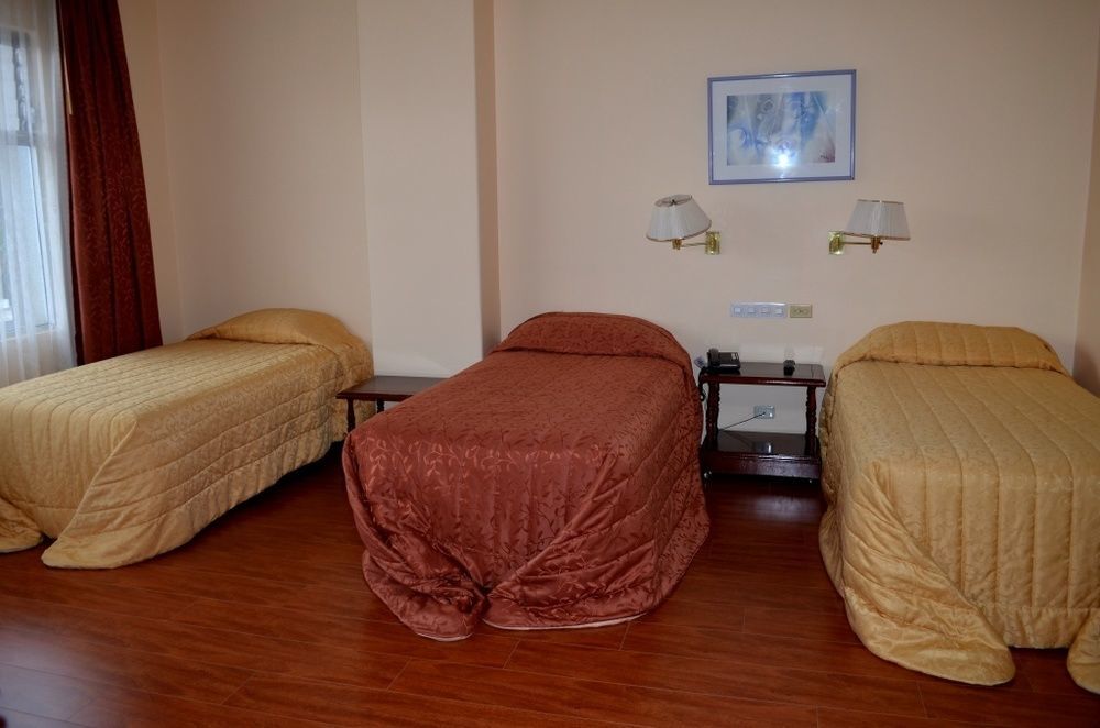Hotel Tambo Real Quito Extérieur photo